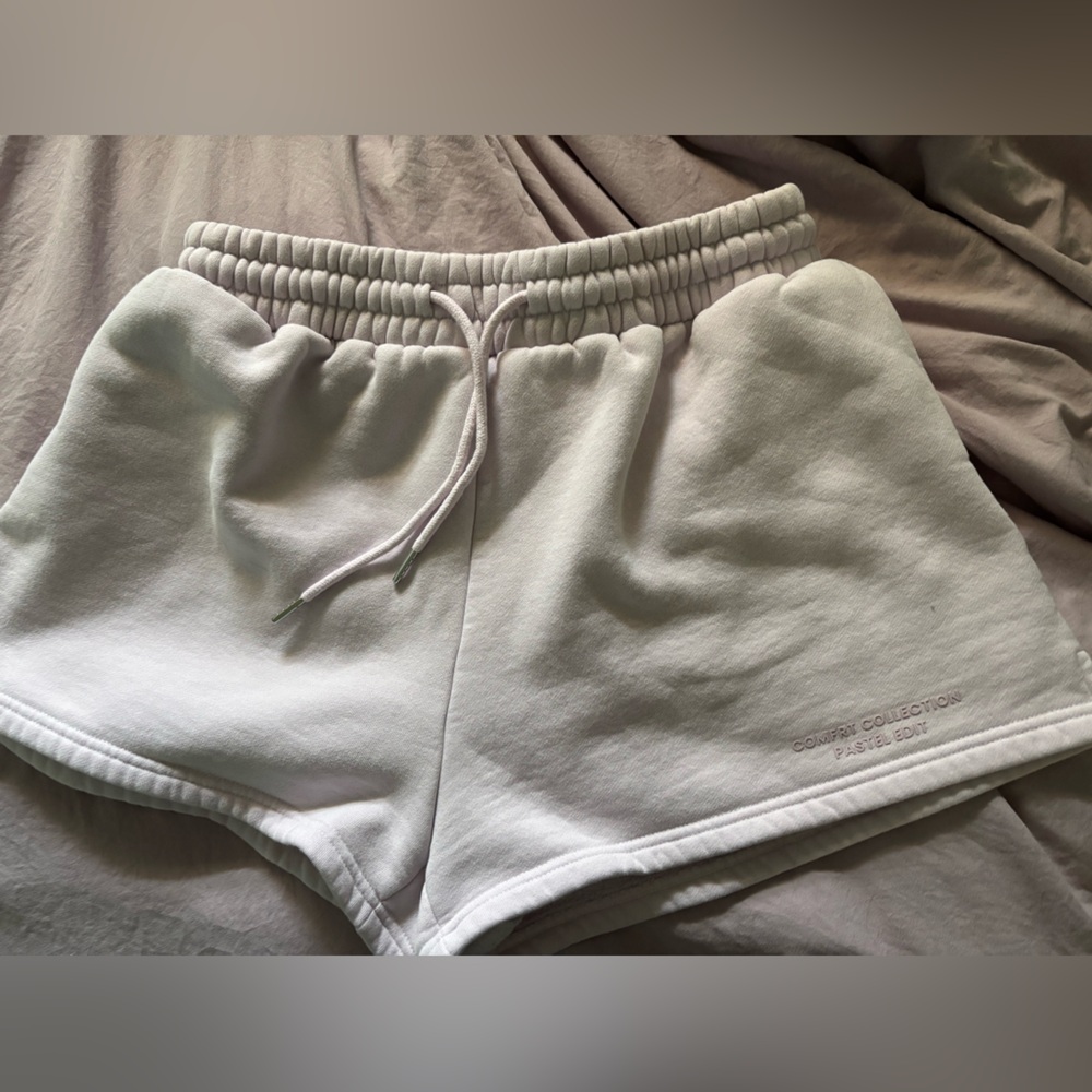 Comfrt Pastel Short